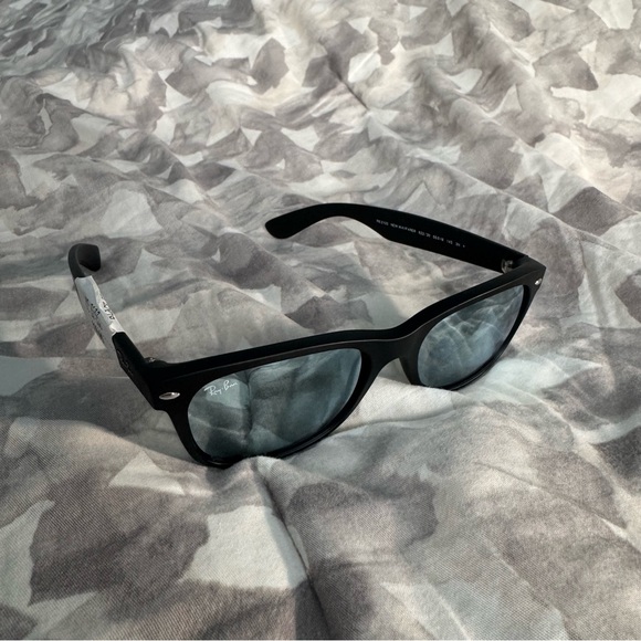 Ray Ban Wayferer Sunglasses - Picture 3 of 5